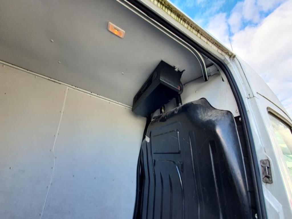 Véhicules de transport et véhicules-10