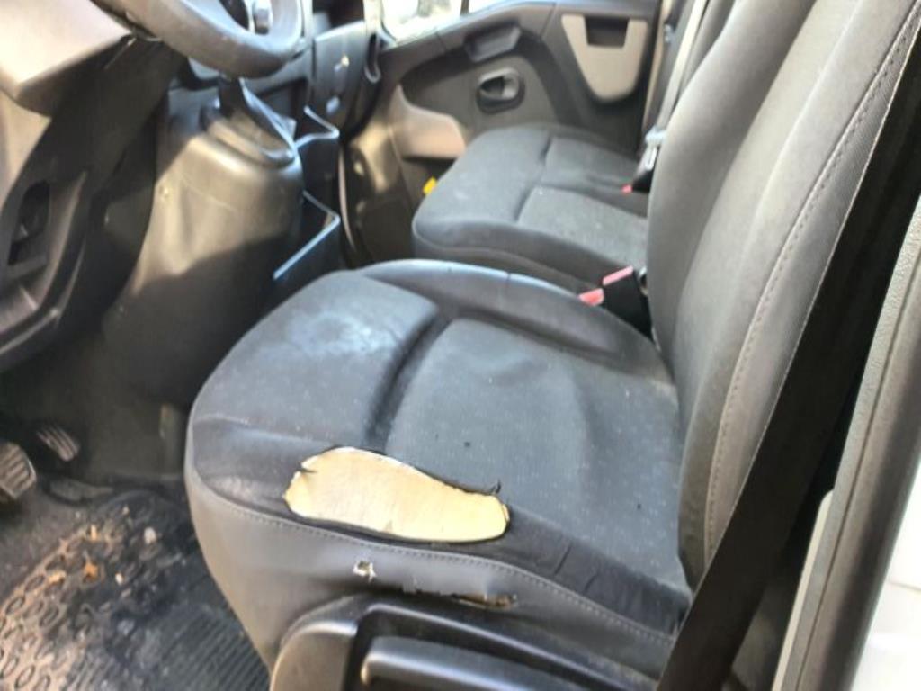 Véhicules de transport et véhicules-26