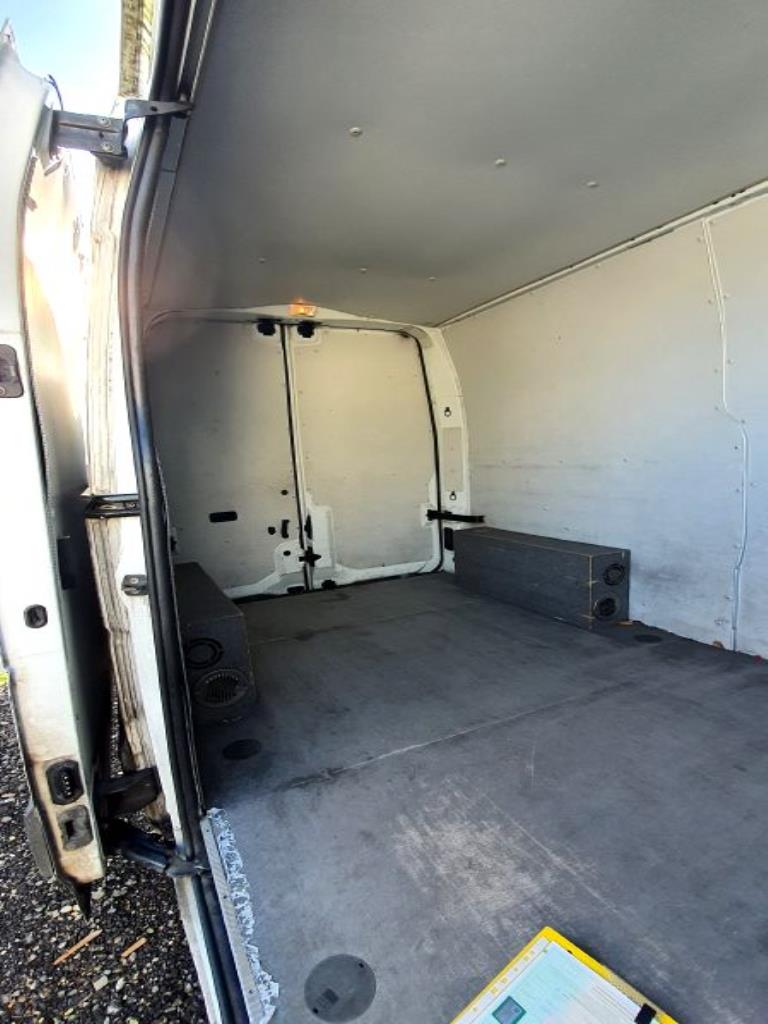 Véhicules de transport et véhicules-8