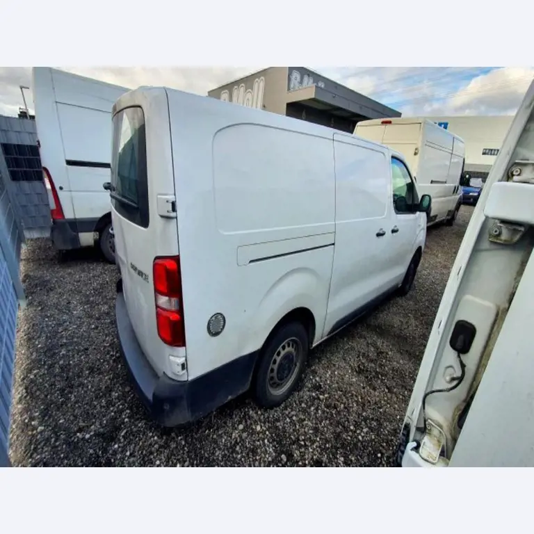 Transporters en voertuigen-18
