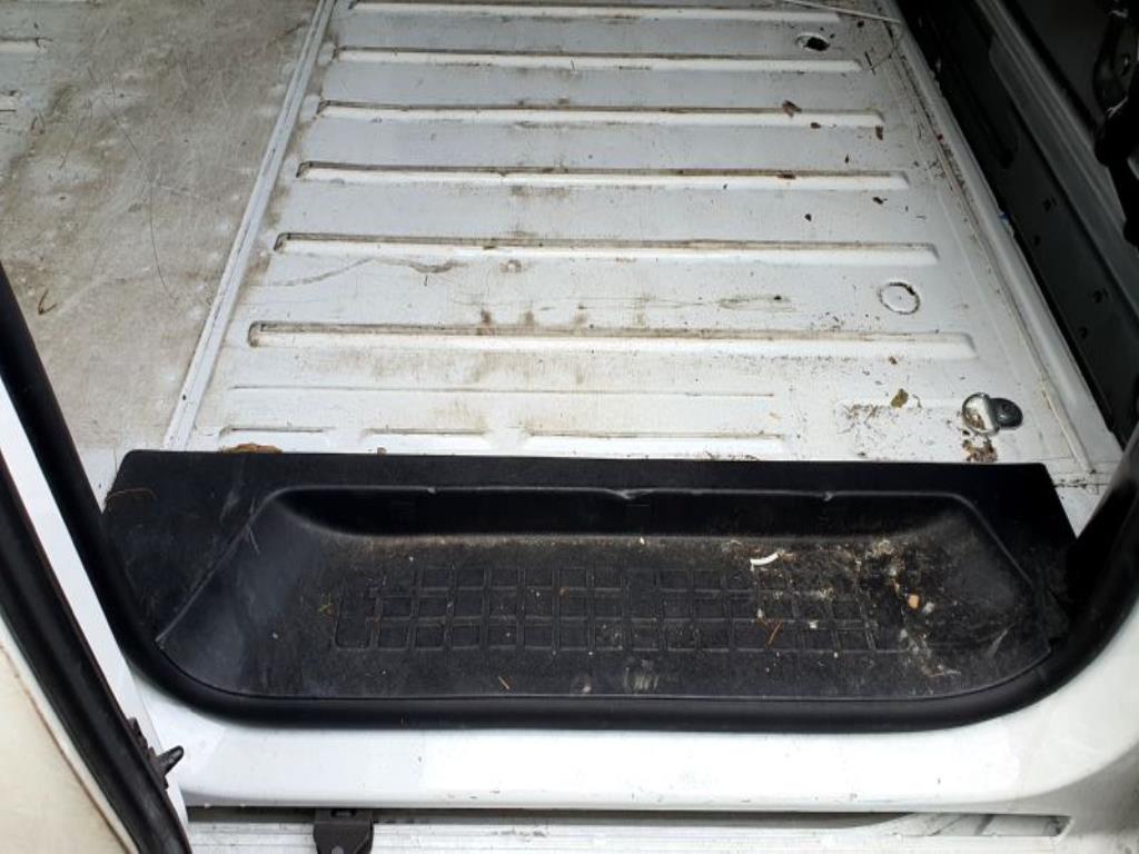 Véhicules de transport et véhicules-16