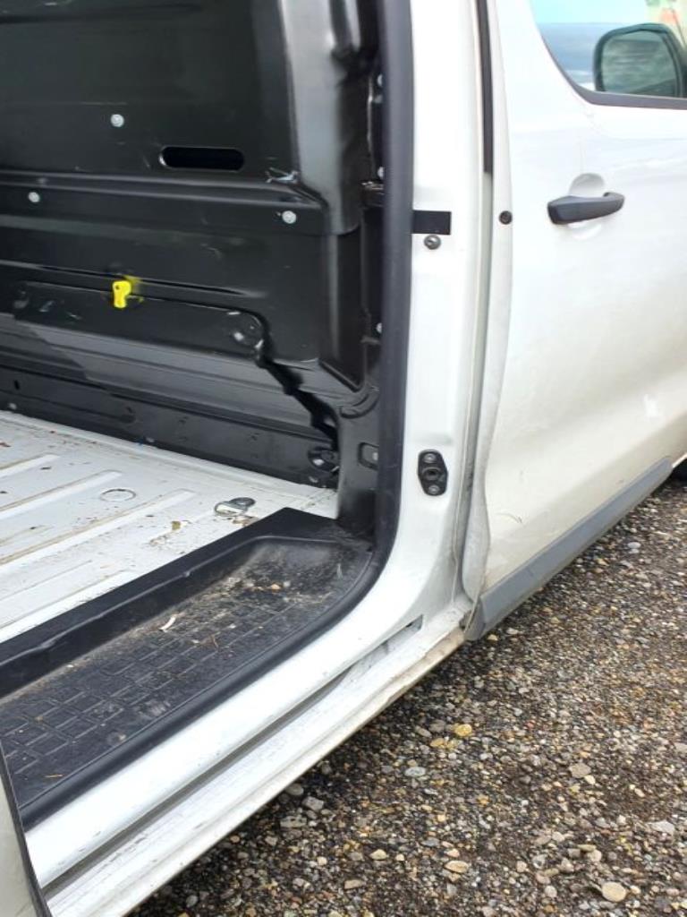 Véhicules de transport et véhicules-19