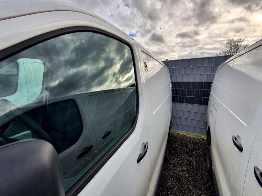 Véhicules de transport et véhicules-35