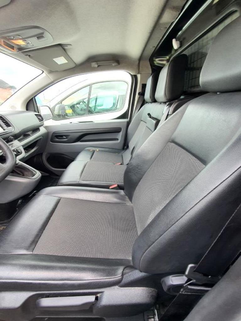 Véhicules de transport et véhicules-7