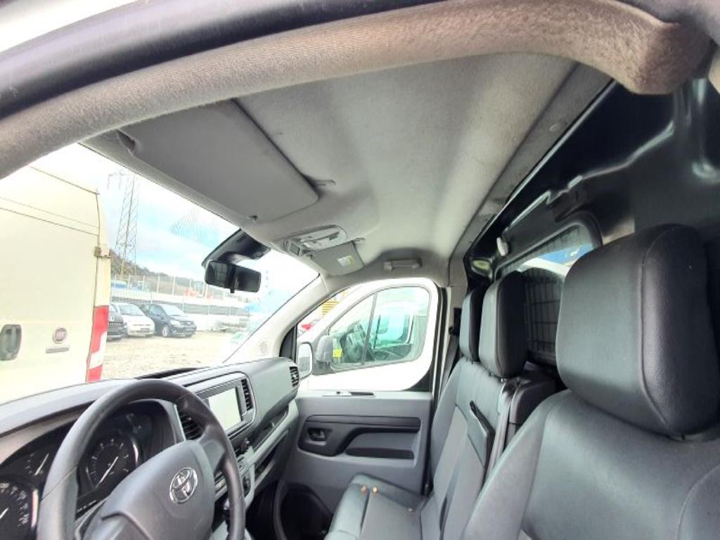 Véhicules de transport et véhicules-8