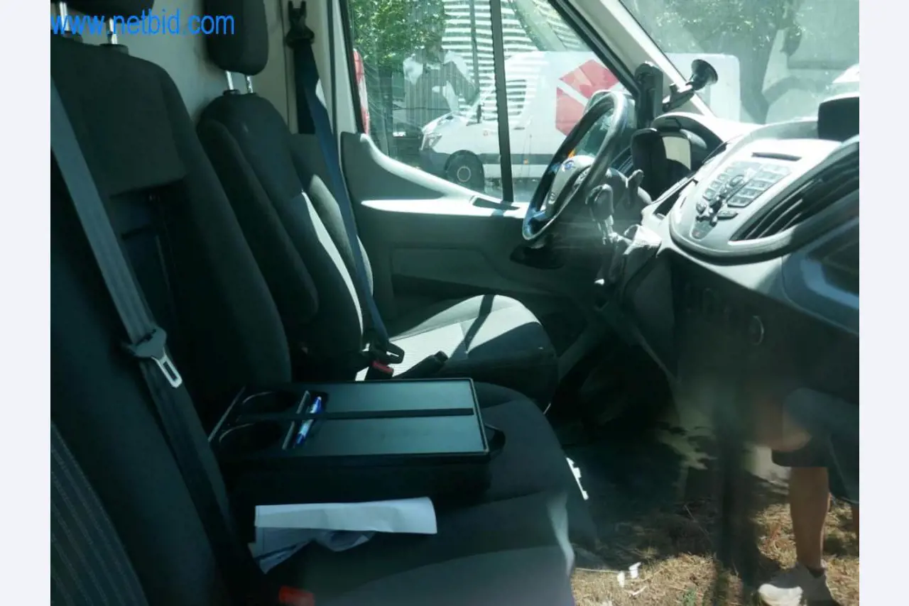 Varios vehículos (furgonetas VW + FORD)-10