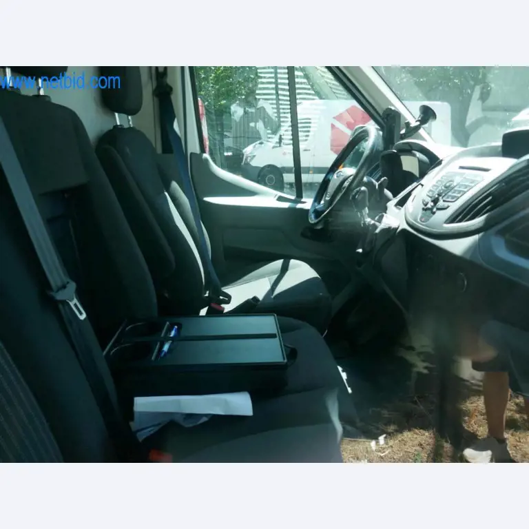 Varios vehículos (furgonetas VW + FORD)-10