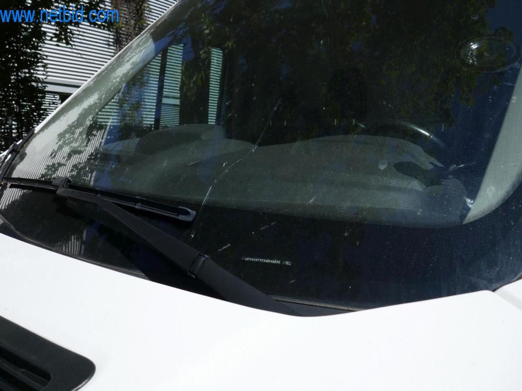 Różne pojazdy (samochody dostawcze VW + FORD)-9