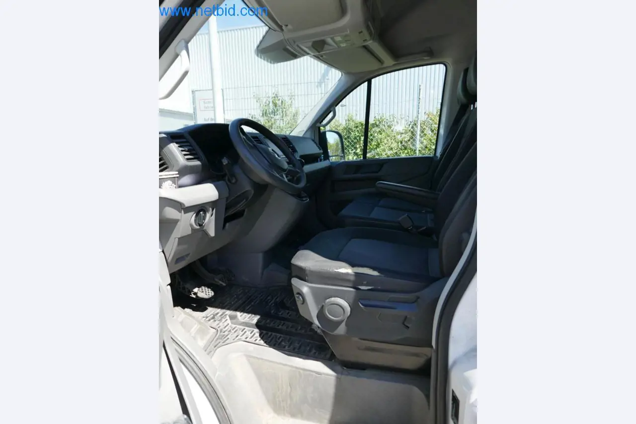 Różne pojazdy (samochody dostawcze VW + FORD)-10