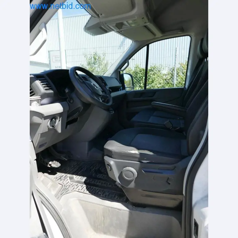Różne pojazdy (samochody dostawcze VW + FORD)-10