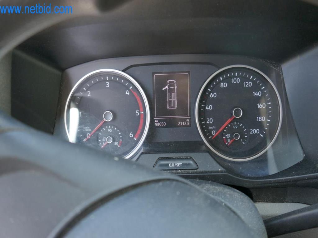 Różne pojazdy (samochody dostawcze VW + FORD)-13