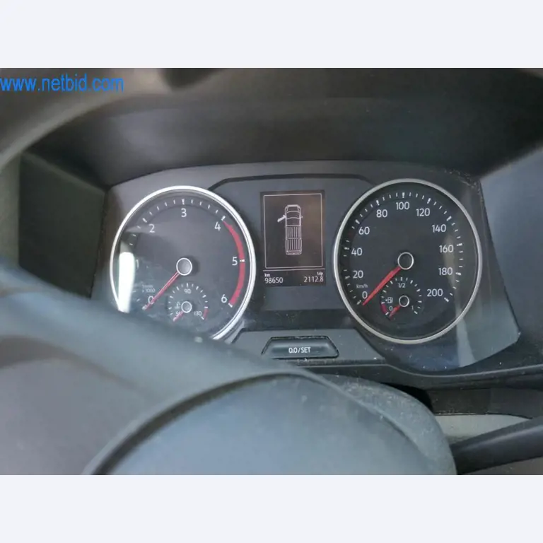 Różne pojazdy (samochody dostawcze VW + FORD)-13