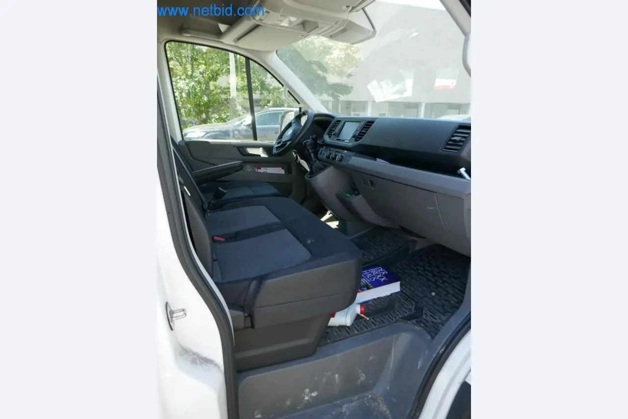 Różne pojazdy (samochody dostawcze VW + FORD)-14