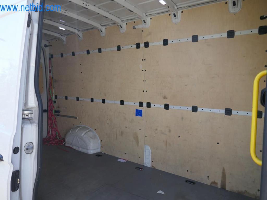 Różne pojazdy (samochody dostawcze VW + FORD)-3