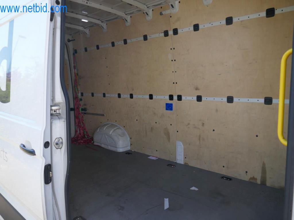 Różne pojazdy (samochody dostawcze VW + FORD)-4