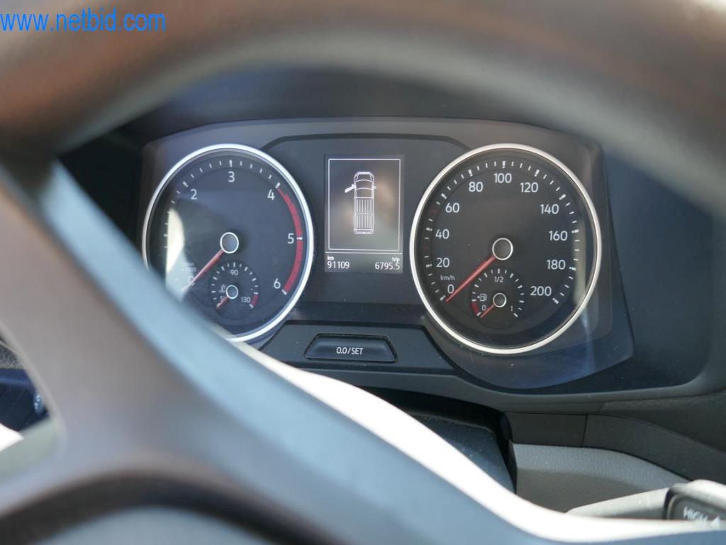 Różne pojazdy (samochody dostawcze VW + FORD)-12