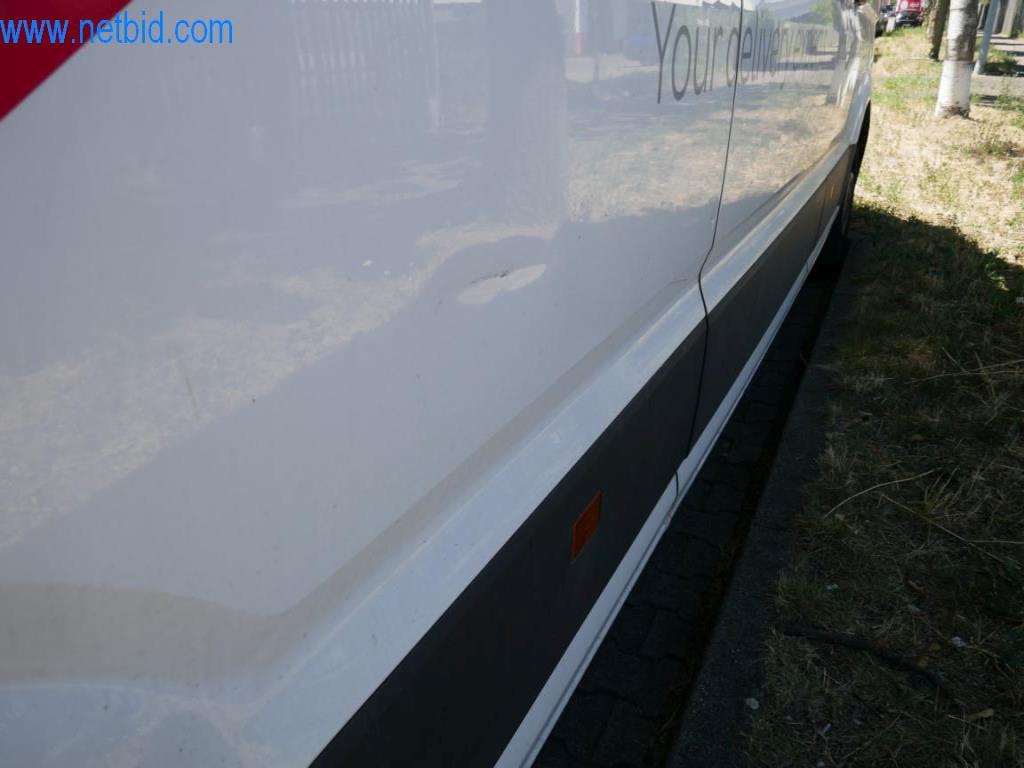 Several vehicles  (transporter VW + FORD)-6