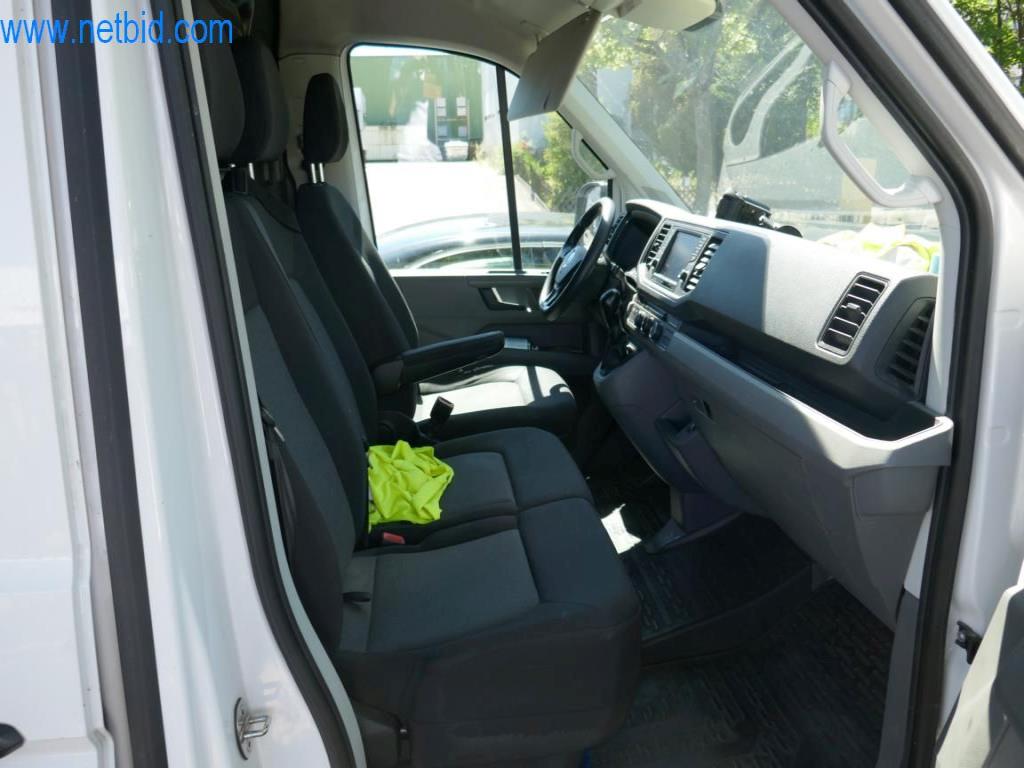 Several vehicles  (transporter VW + FORD)-8