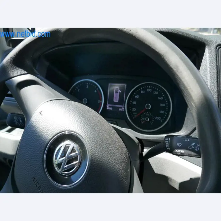 Różne pojazdy (samochody dostawcze VW + FORD)-4