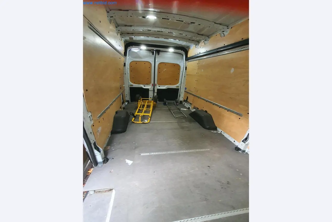 Varios vehículos (furgonetas VW + FORD)-12