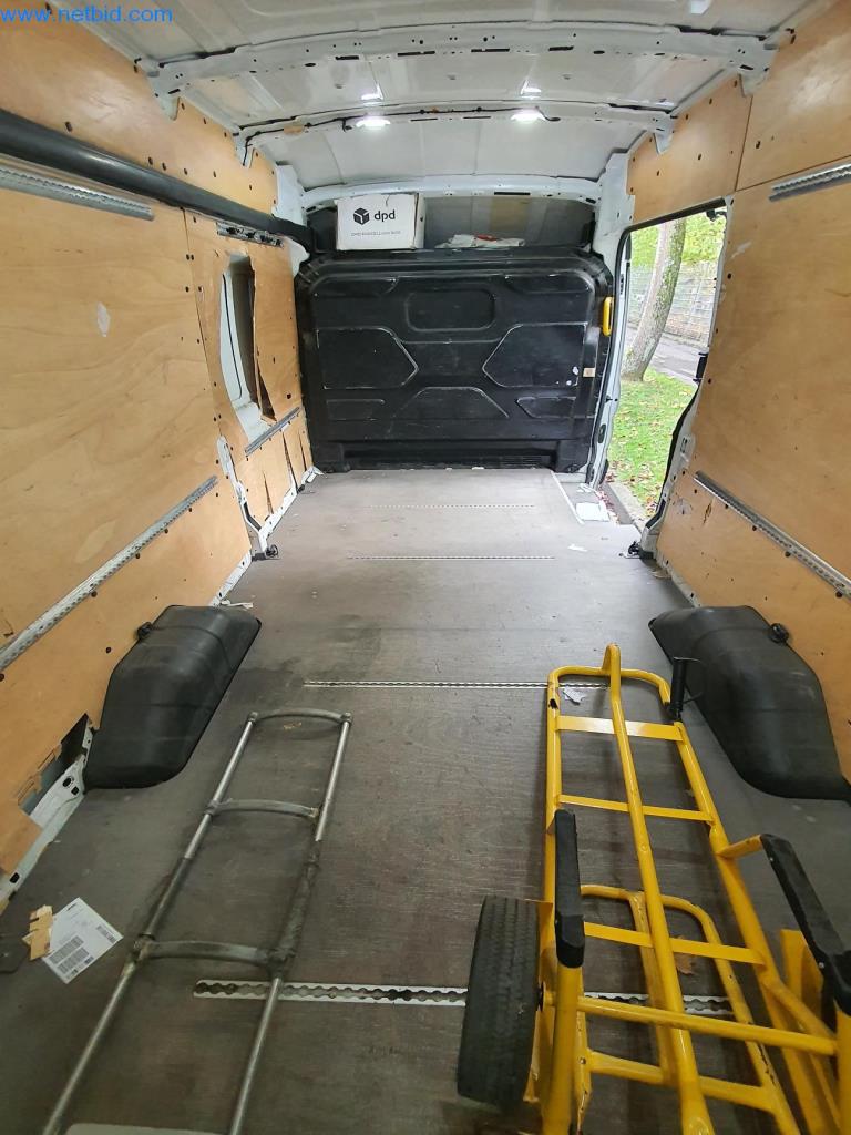 Różne pojazdy (samochody dostawcze VW + FORD)-13