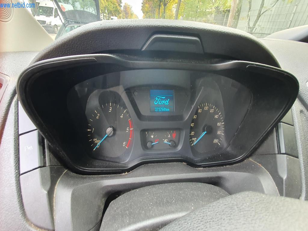 Różne pojazdy (samochody dostawcze VW + FORD)-14