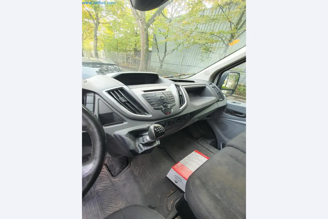 Varios vehículos (furgonetas VW + FORD)-15