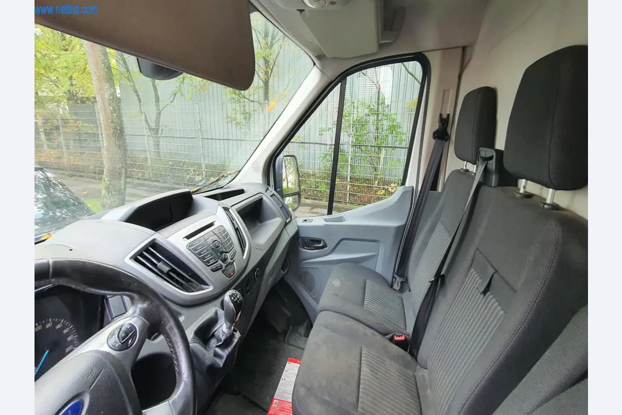 Varios vehículos (furgonetas VW + FORD)-16