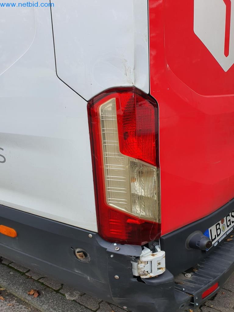 Różne pojazdy (samochody dostawcze VW + FORD)-6