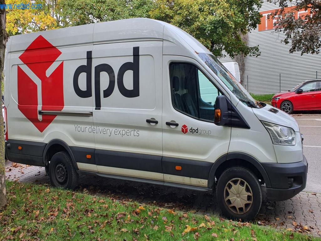 Różne pojazdy (samochody dostawcze VW + FORD)-9