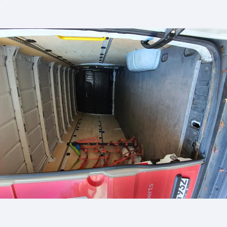 Różne pojazdy (samochody dostawcze VW + FORD)-10