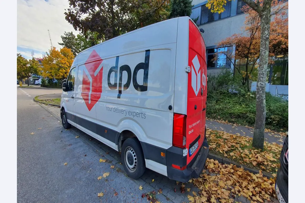 Różne pojazdy (samochody dostawcze VW + FORD)-2