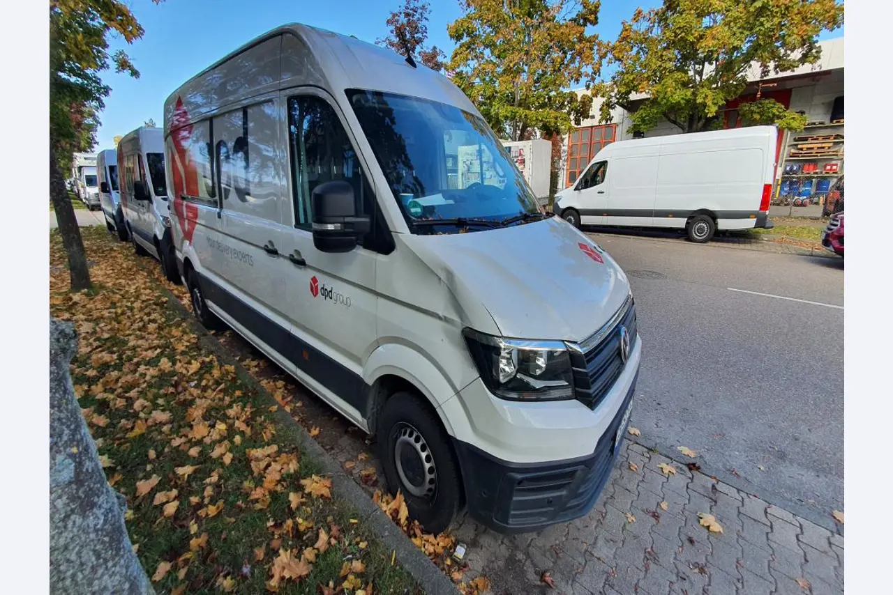 Różne pojazdy (samochody dostawcze VW + FORD)-4