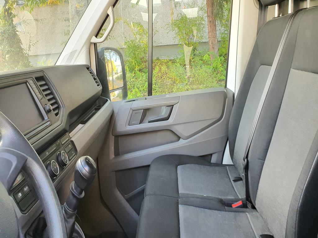 Różne pojazdy (samochody dostawcze VW + FORD)-8