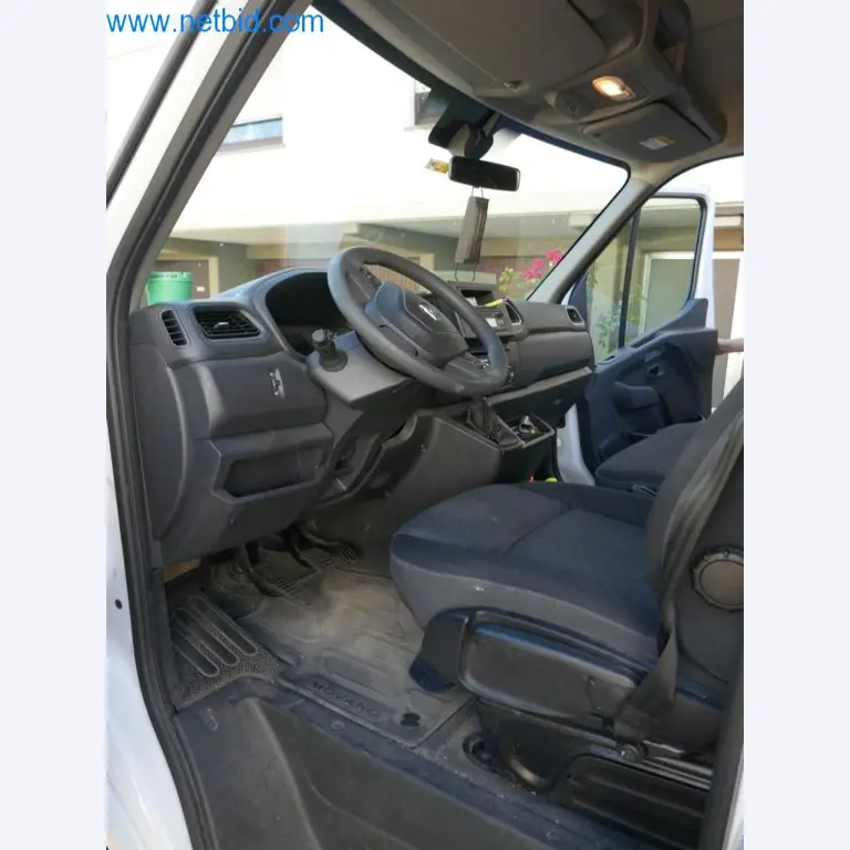 Several transporter (OPEL + RENAULT) -7