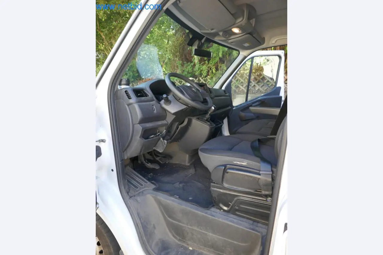Różne samochody dostawcze (OPEL + RENAULT)-10