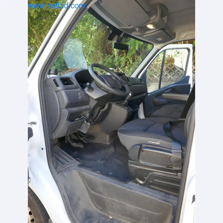 Różne samochody dostawcze (OPEL + RENAULT)-10