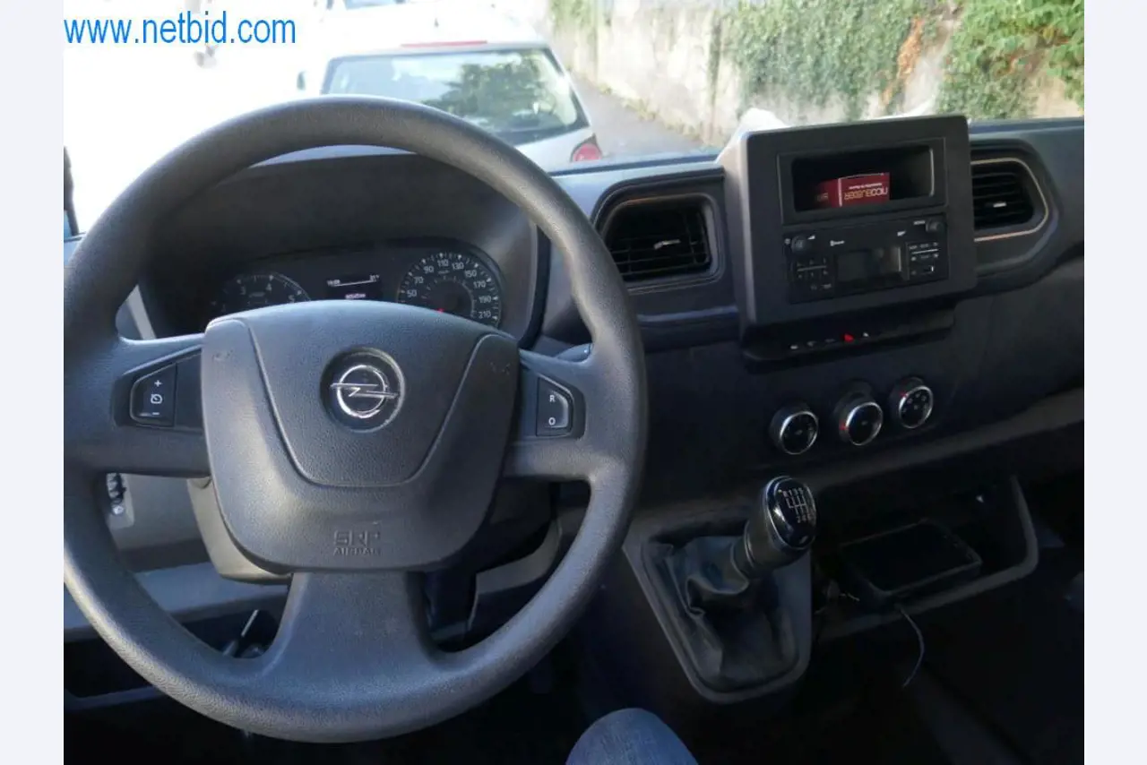 Różne samochody dostawcze (OPEL + RENAULT)-11