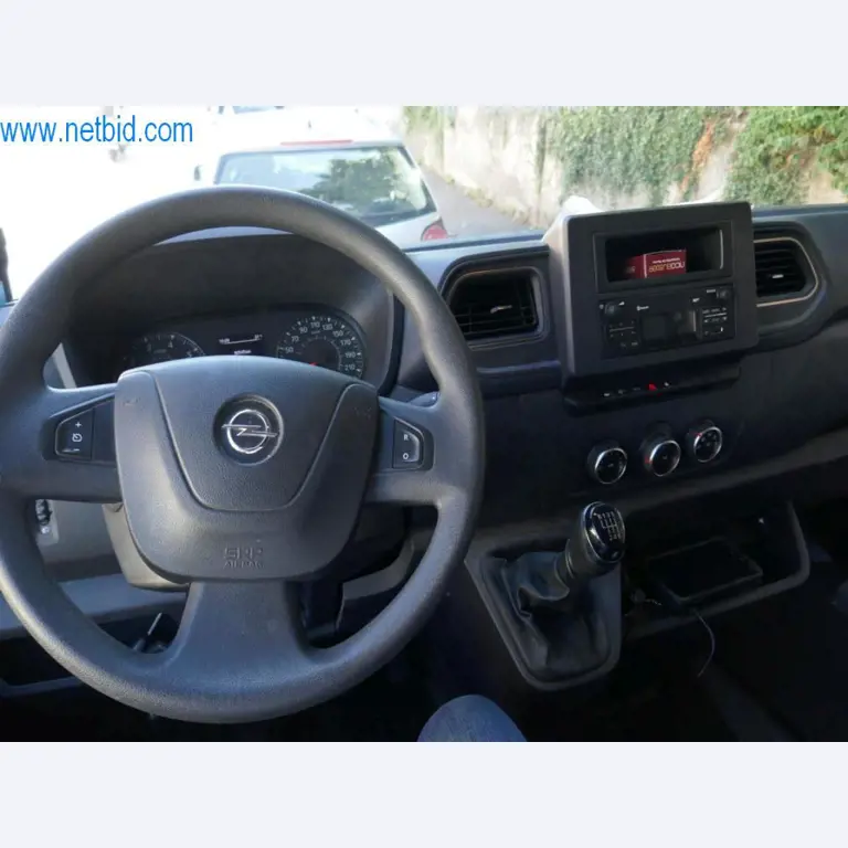 Różne samochody dostawcze (OPEL + RENAULT)-11