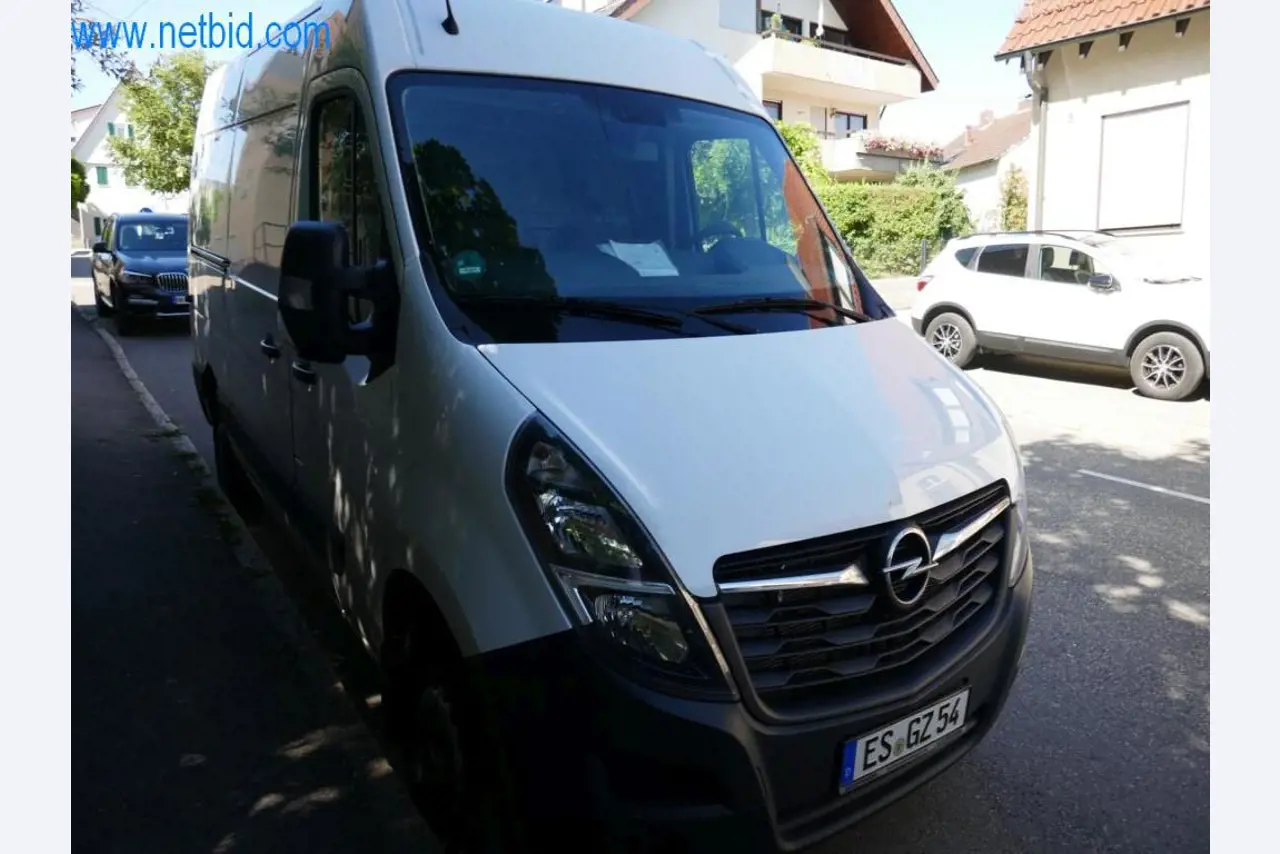 Różne samochody dostawcze (OPEL + RENAULT)-9