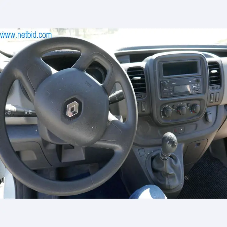 Różne samochody dostawcze (OPEL + RENAULT)-8