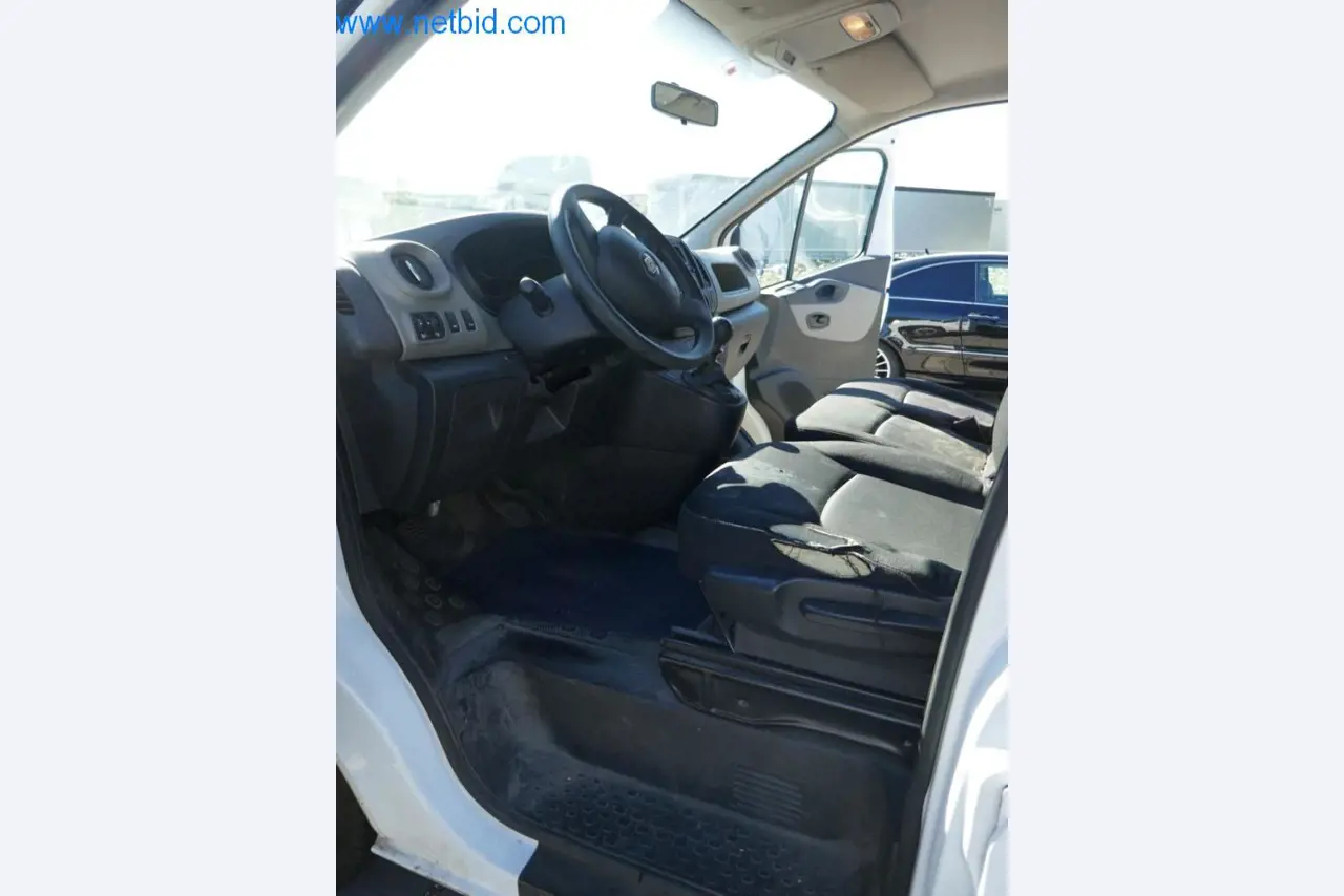 Różne samochody dostawcze (OPEL + RENAULT)-9