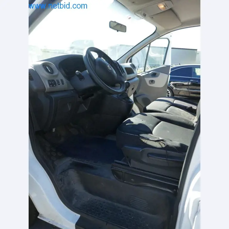 Różne samochody dostawcze (OPEL + RENAULT)-9