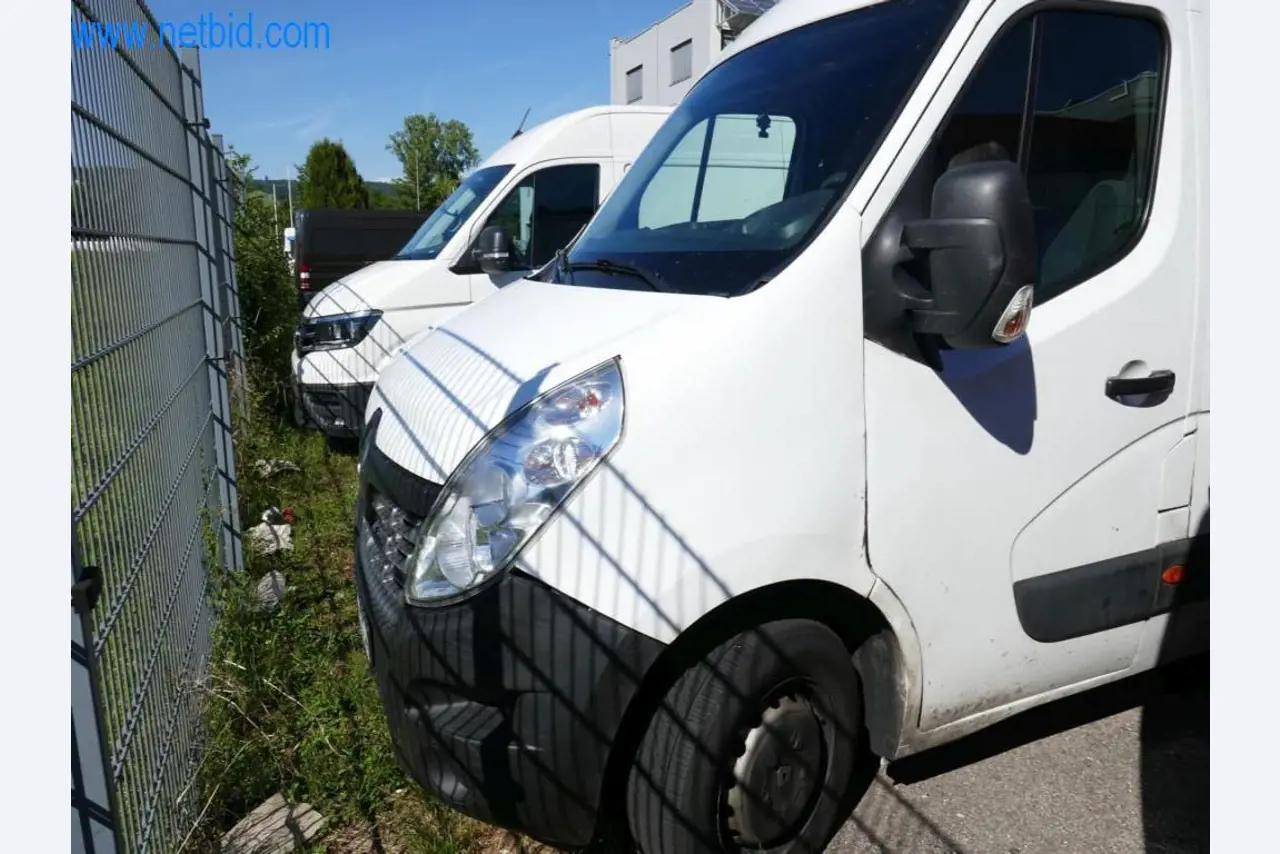 Różne samochody dostawcze (OPEL + RENAULT)-11