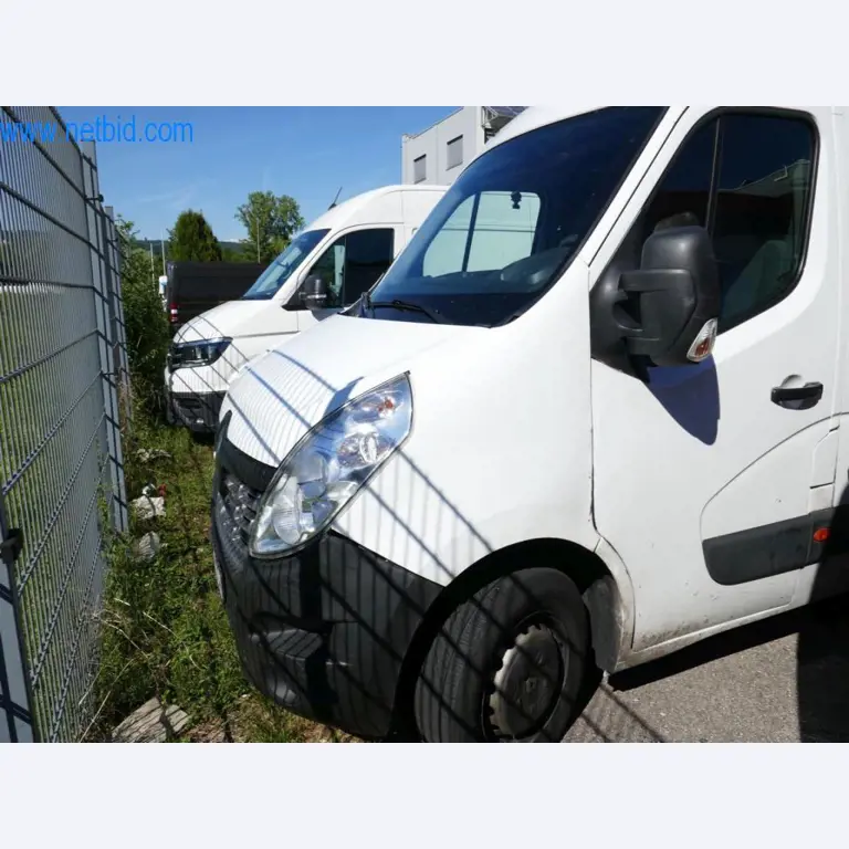 Różne samochody dostawcze (OPEL + RENAULT)-11