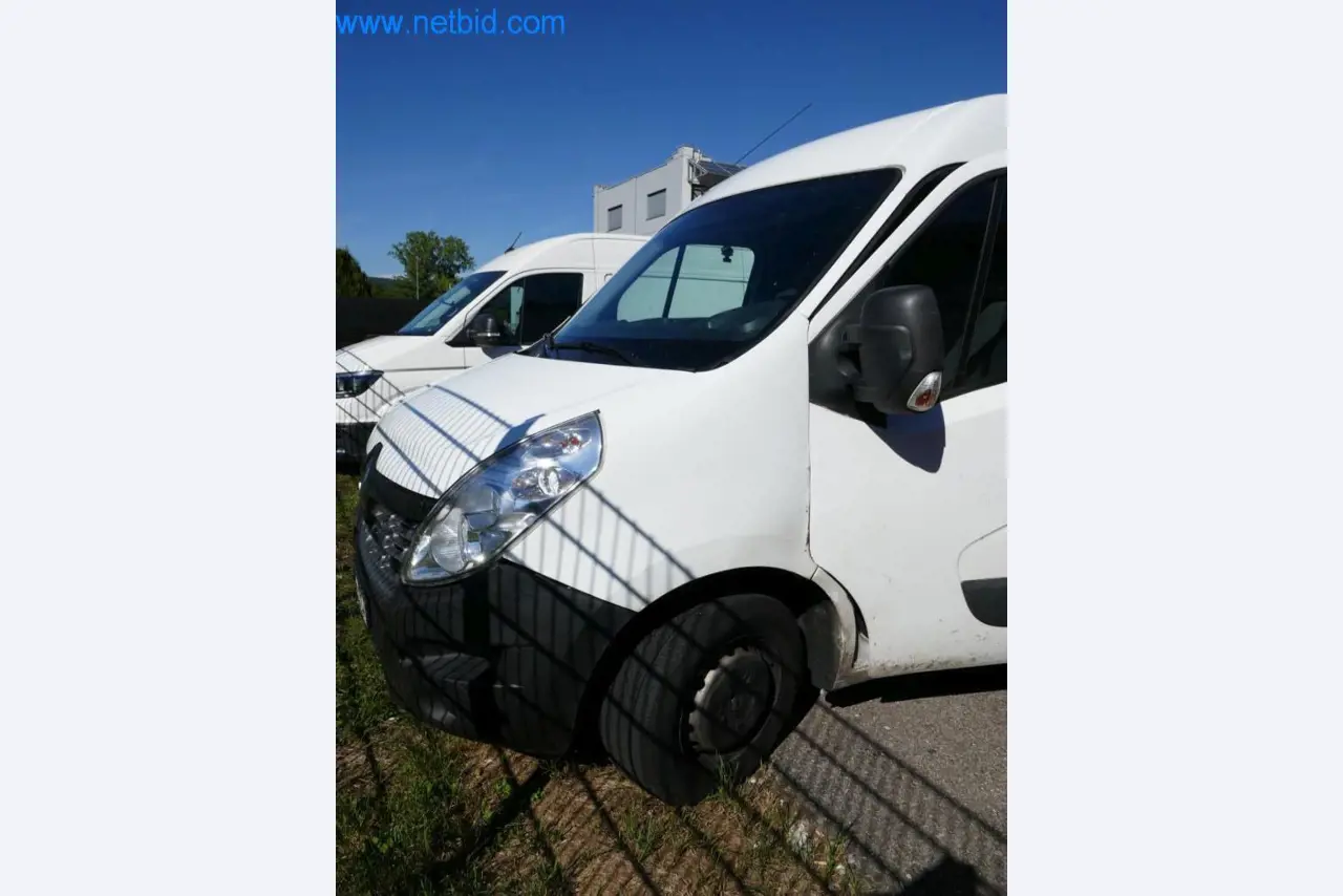 Różne samochody dostawcze (OPEL + RENAULT)-12
