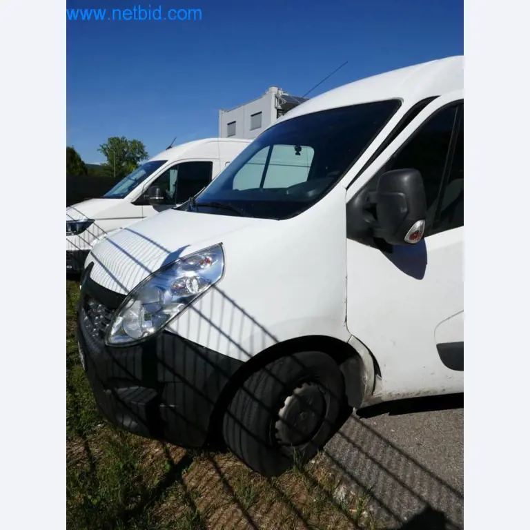 Różne samochody dostawcze (OPEL + RENAULT)-12