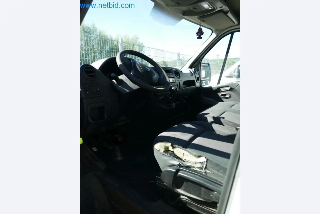 Różne samochody dostawcze (OPEL + RENAULT)-16