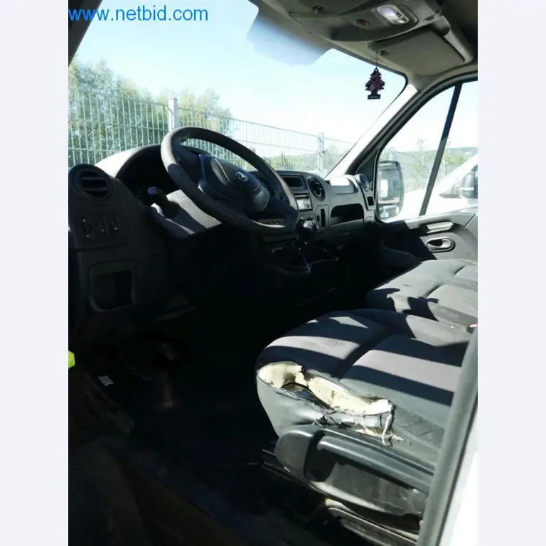 Różne samochody dostawcze (OPEL + RENAULT)-16
