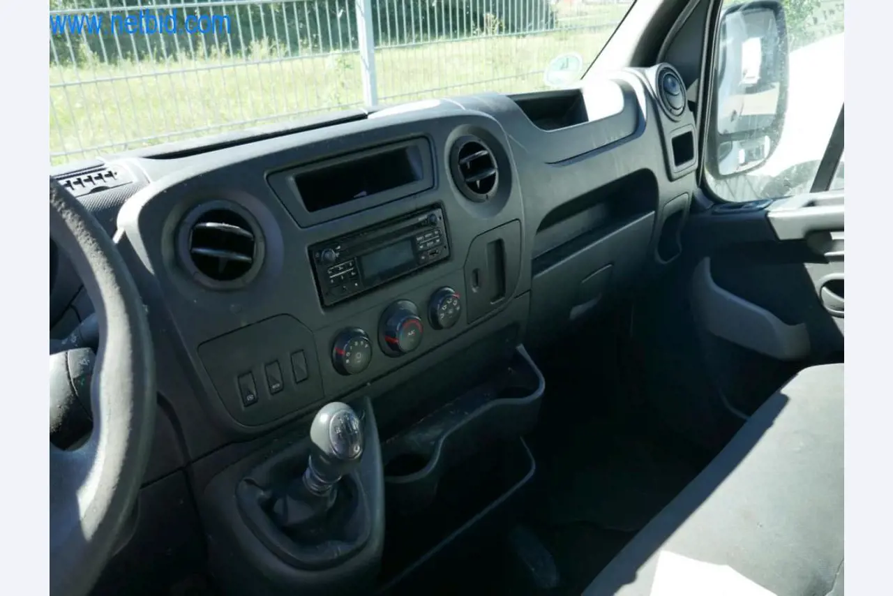 Różne samochody dostawcze (OPEL + RENAULT)-17